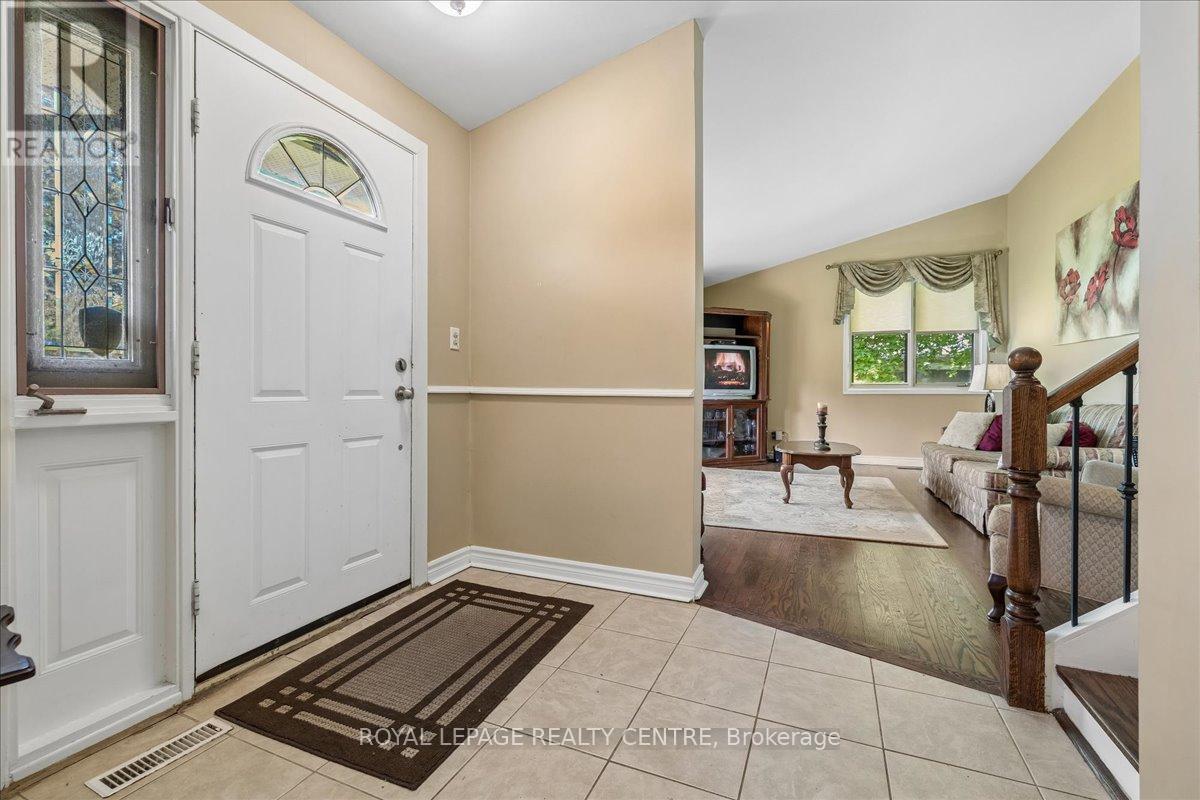 2613 Liruma Road, Mississauga, Ontario  L5K 1Y8 - Photo 4 - W13183190
