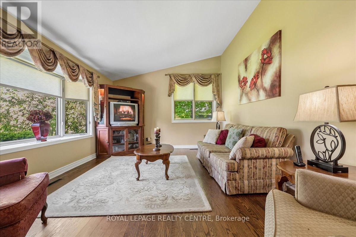 2613 Liruma Road, Mississauga, Ontario  L5K 1Y8 - Photo 5 - W13183190