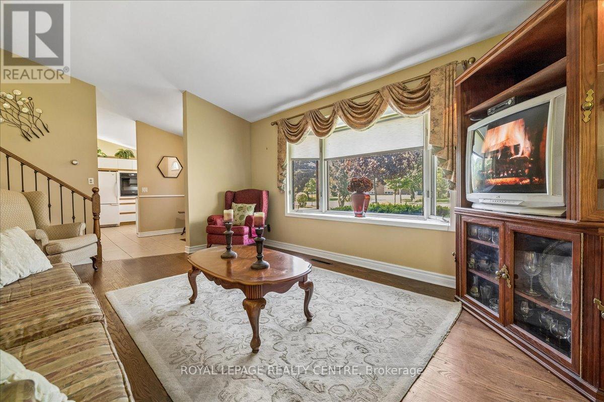 2613 Liruma Road, Mississauga, Ontario  L5K 1Y8 - Photo 7 - W13183190