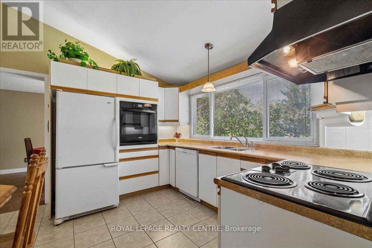 2613 Liruma Road, Mississauga, Ontario  L5K 1Y8 - Photo 9 - W13183190