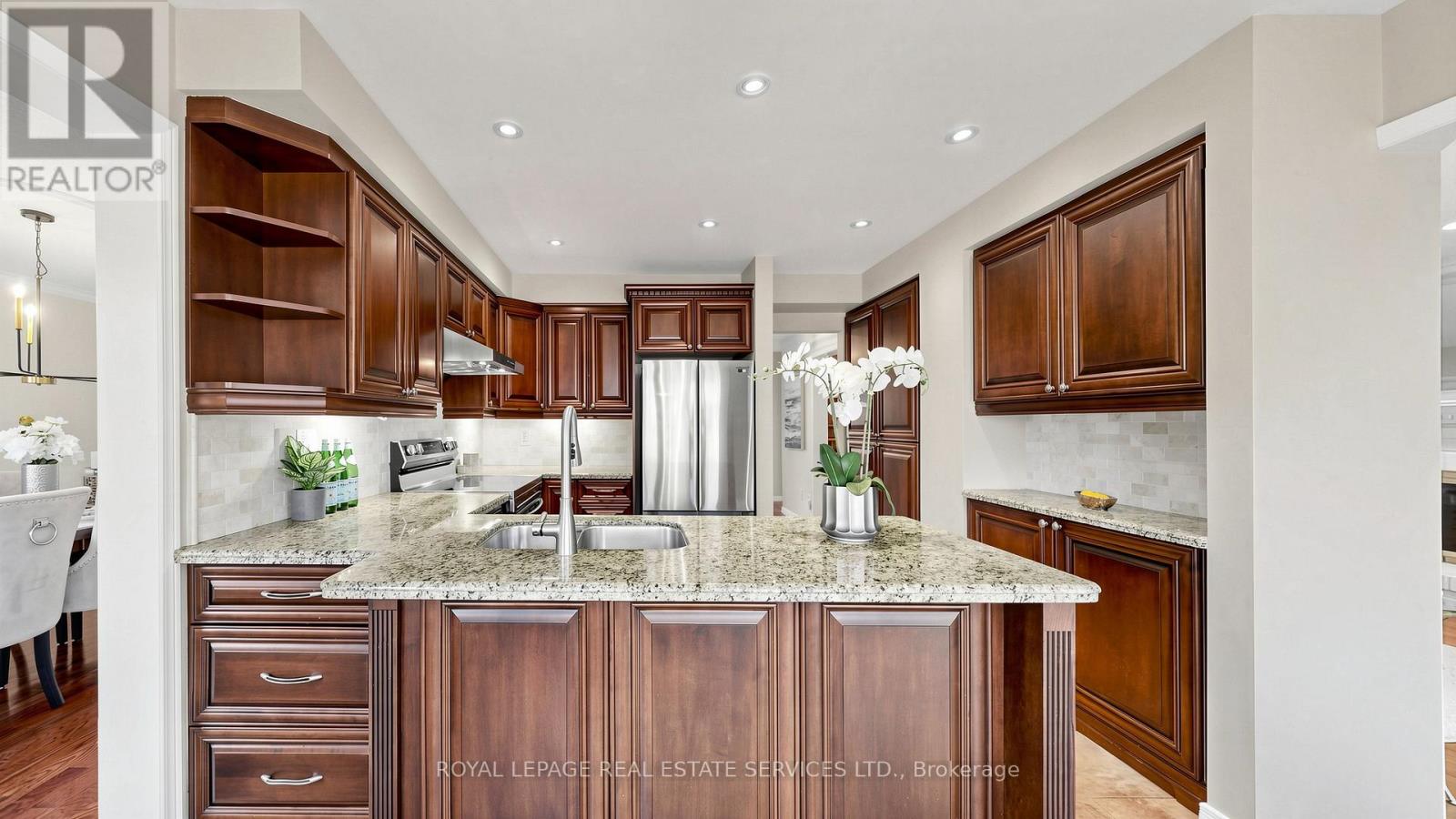 165 Warner Drive, Oakville, Ontario  L6L 6E7 - Photo 17 - W13183422