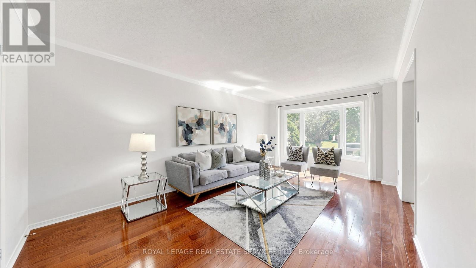 165 Warner Drive, Oakville, Ontario  L6L 6E7 - Photo 5 - W13183422