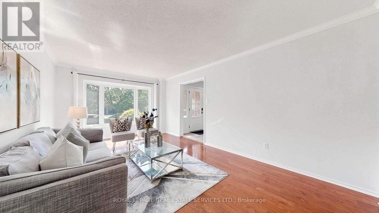 165 Warner Drive, Oakville, Ontario  L6L 6E7 - Photo 6 - W13183422