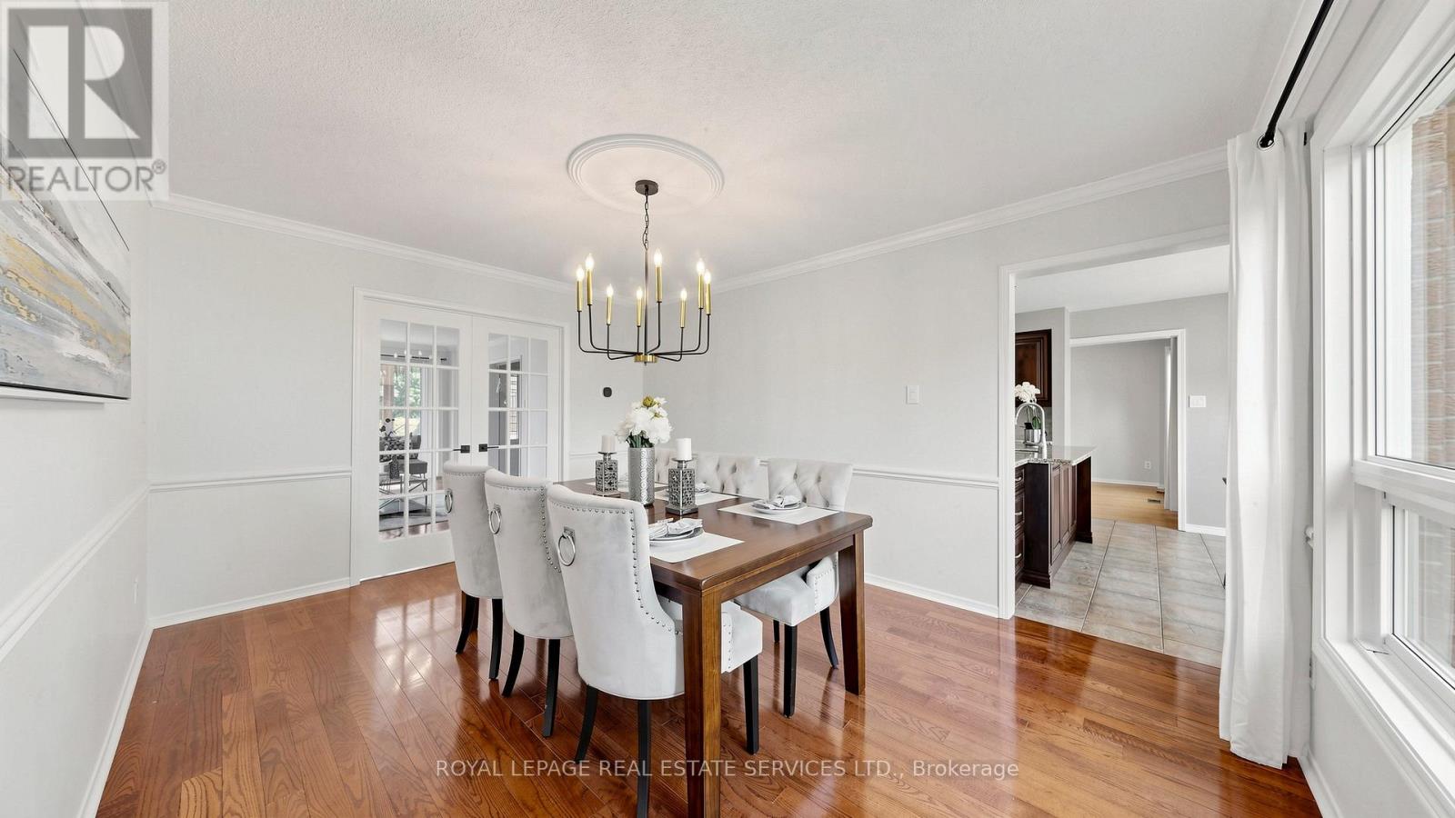 165 Warner Drive, Oakville, Ontario  L6L 6E7 - Photo 8 - W13183422