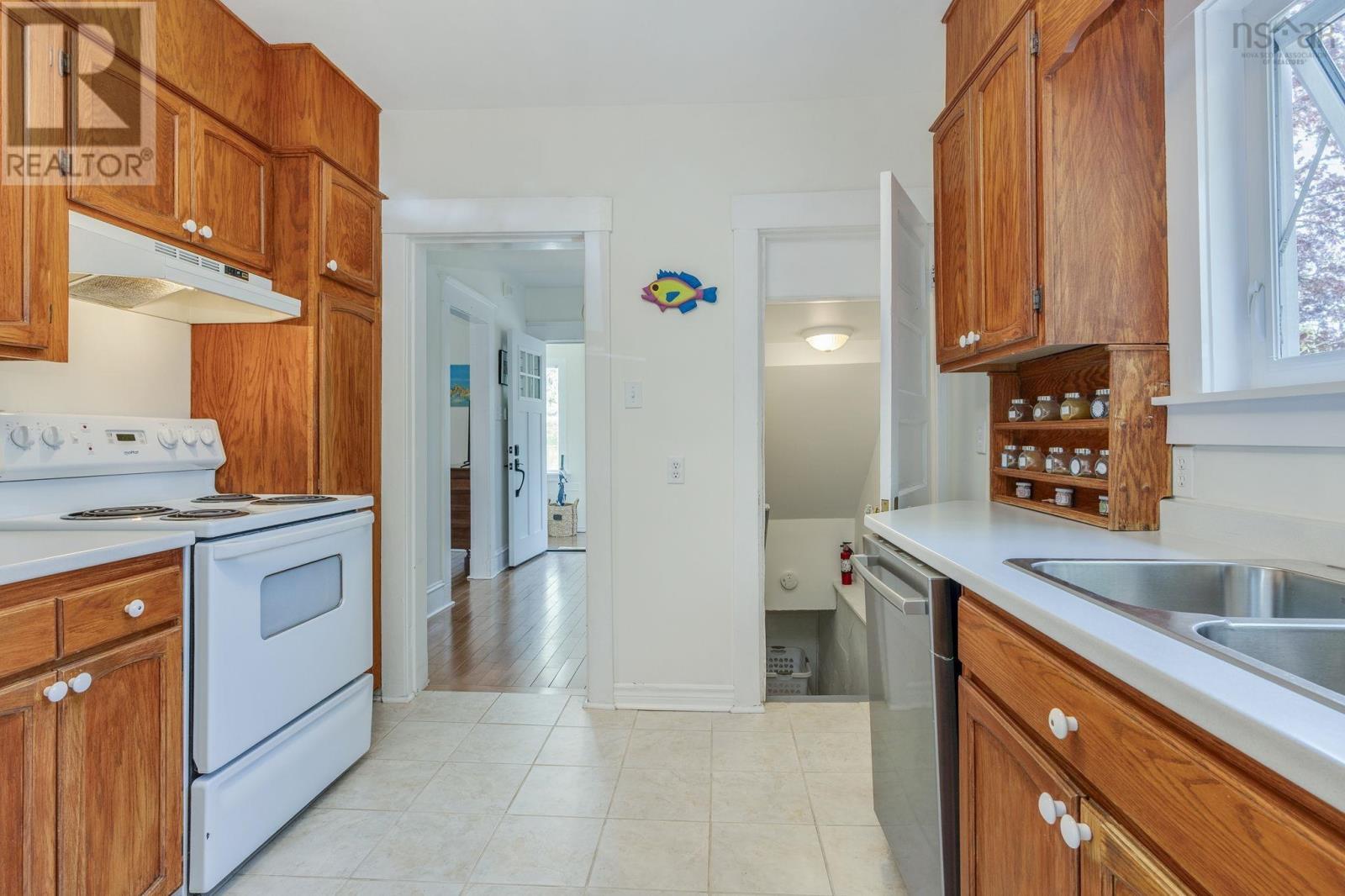 39 Maple Street, Dartmouth, Nova Scotia  B3A 1X9 - Photo 12 - 202612273
