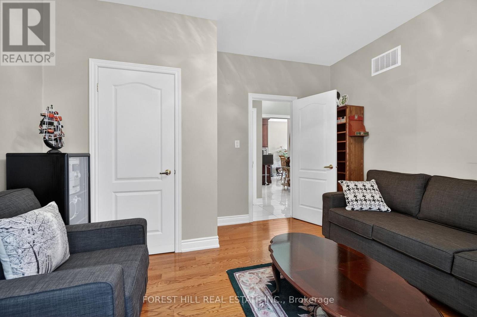 17 Amalfi Court, Vaughan, Ontario L4L 9S2 - Photo 11 - N13168204