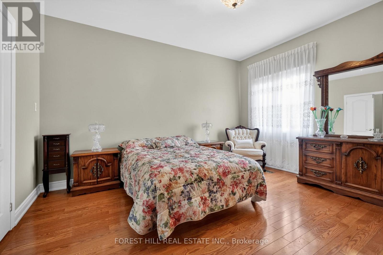 17 Amalfi Court, Vaughan, Ontario L4L 9S2 - Photo 9 - N13168204