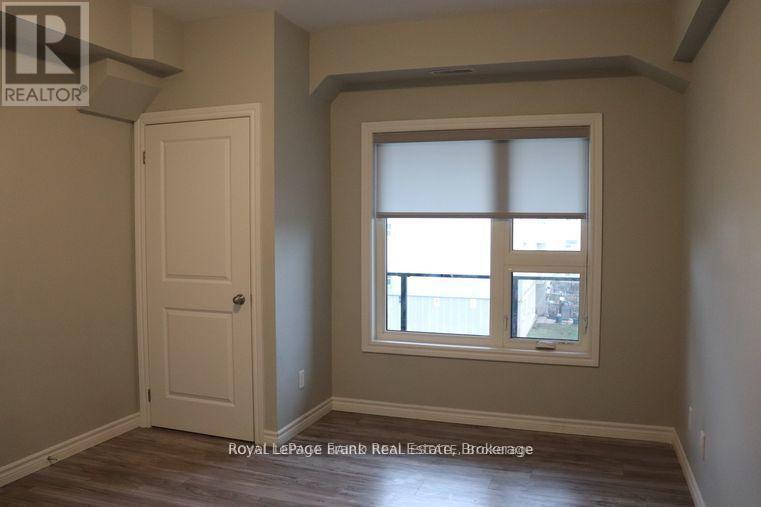 403 - 143 Bloor Street W, Oshawa, Ontario  L1J 1P5 - Photo 4 - E13184104