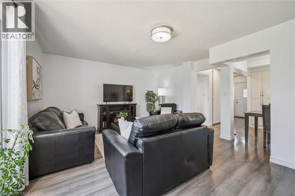 71 Blackhorne Drive, Kitchener, Ontario N2E 1T5 - Photo 10 - 40828130