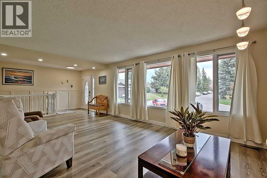 48 Deermont Way SE, Calgary, Alberta  T2J 5P3 - Photo 12 - A2313135