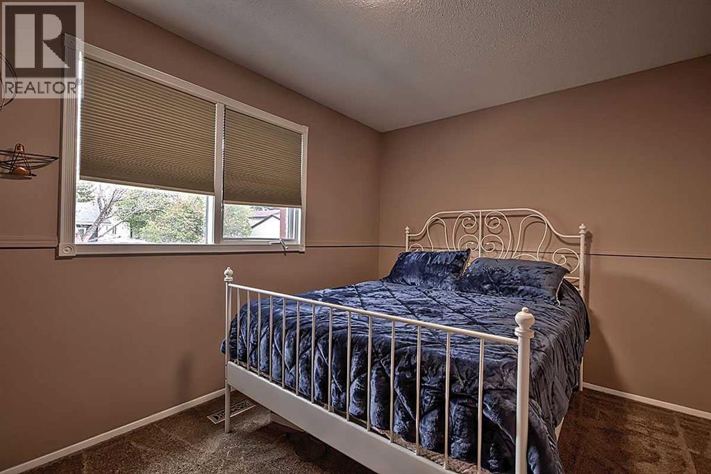 48 Deermont Way SE, Calgary, Alberta  T2J 5P3 - Photo 19 - A2313135