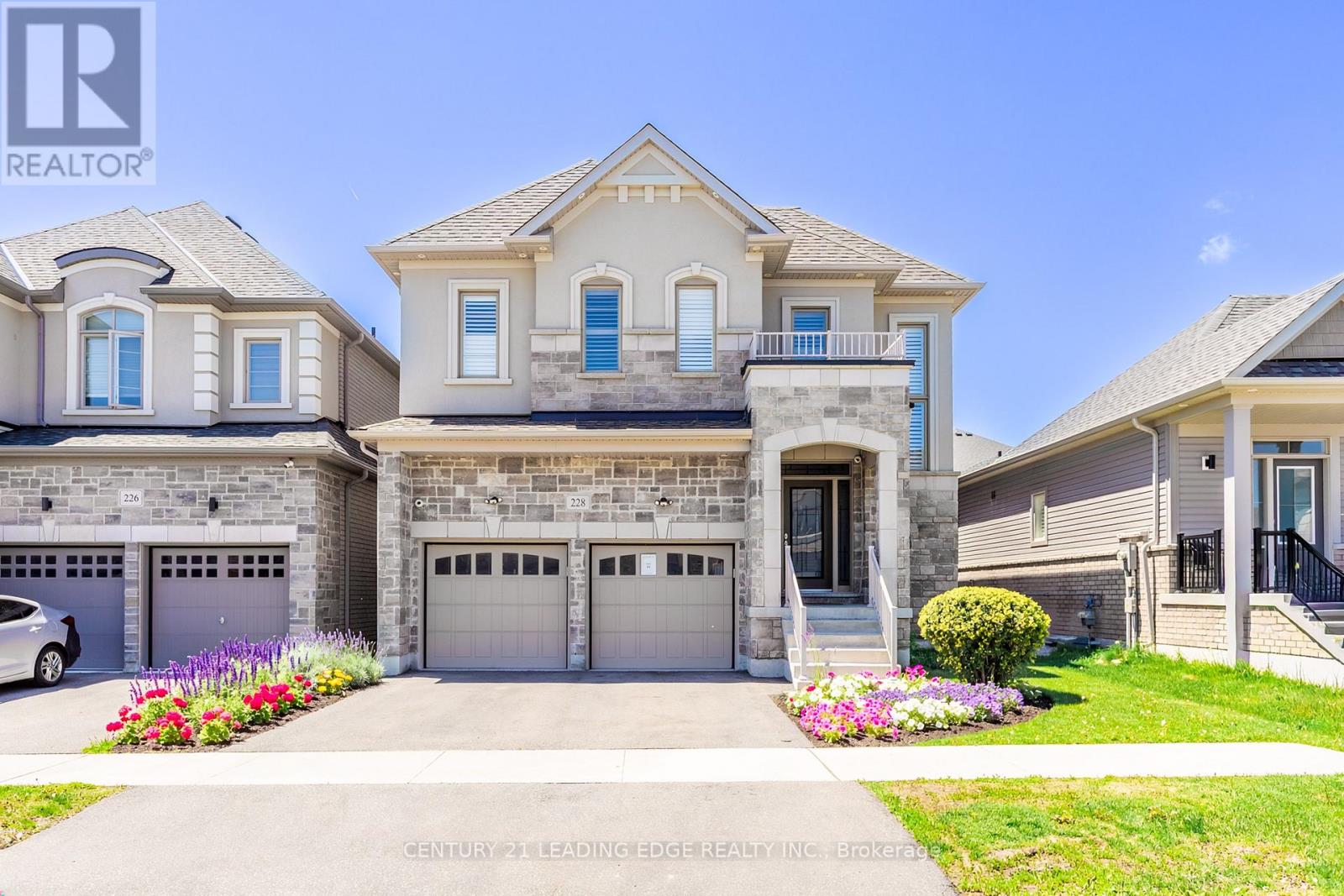 228 FLEETWOOD DRIVE, Oshawa, Ontario