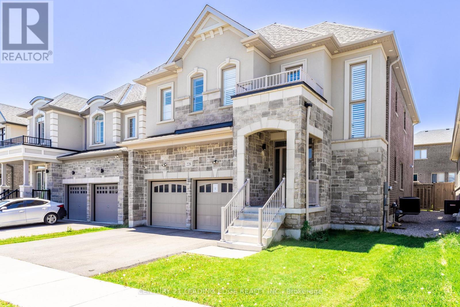 228 Fleetwood Drive, Oshawa, Ontario  L1K 3E7 - Photo 2 - E13183578