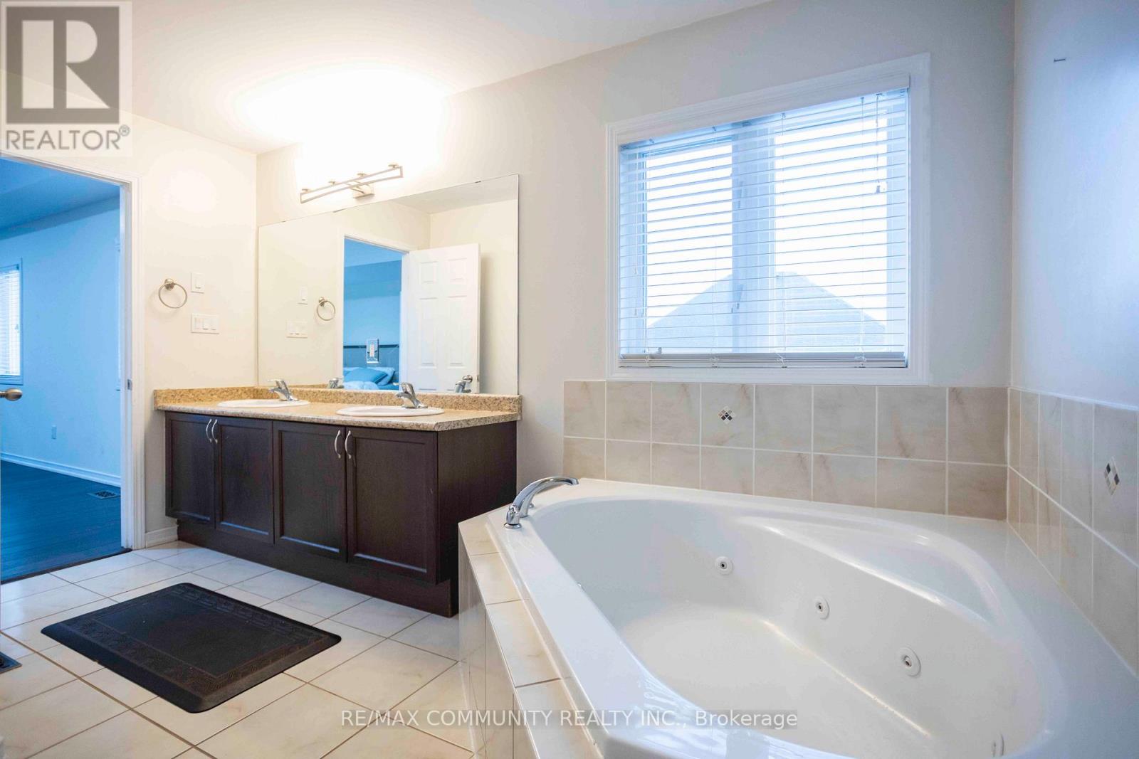 74 Stannardville Drive, Ajax, Ontario  L1T 0M4 - Photo 19 - E13184022