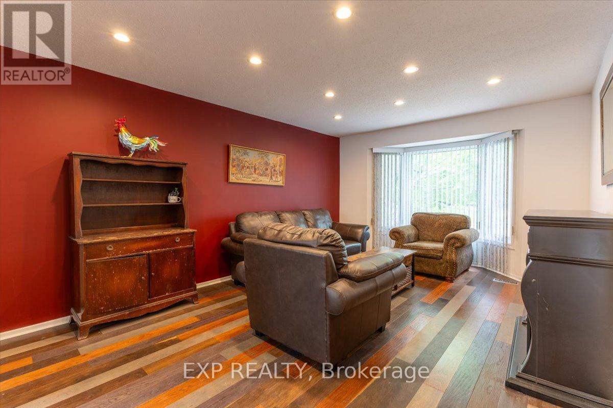 6383 Larmond Avenue, Ottawa, Ontario K1C 2J9 - Photo 7 - X13183626