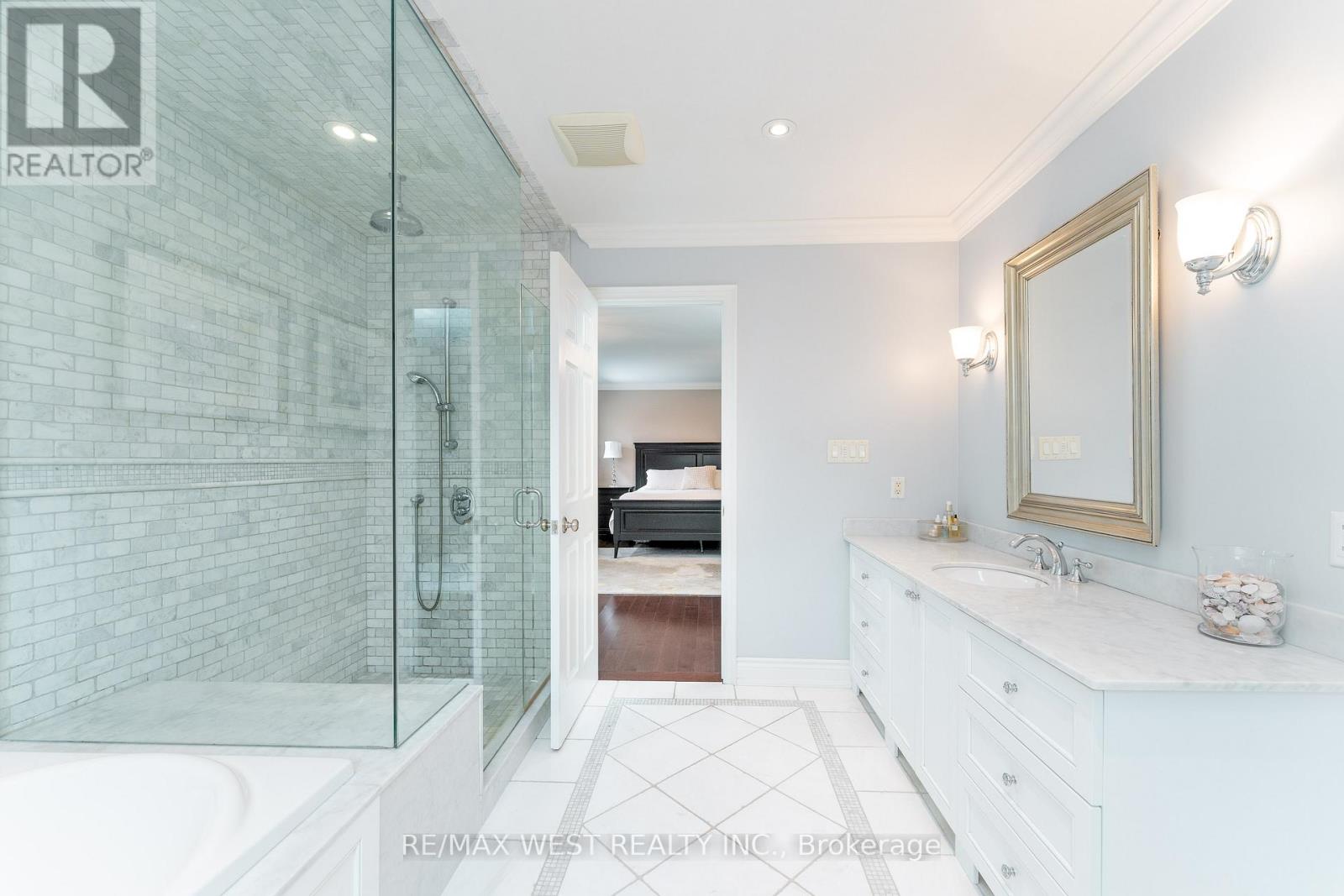 18 Harrowsmith Place, Richmond Hill, Ontario  L4E 2J9 - Photo 26 - N13183942