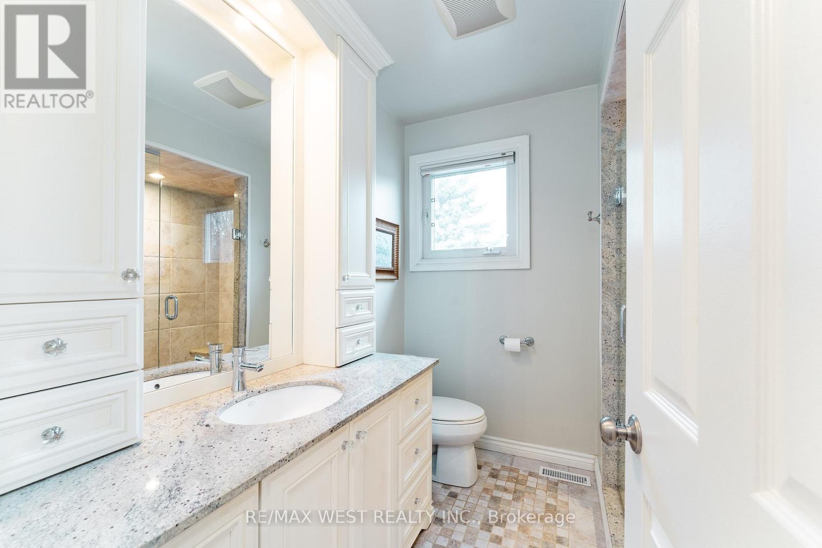18 Harrowsmith Place, Richmond Hill, Ontario  L4E 2J9 - Photo 28 - N13183942