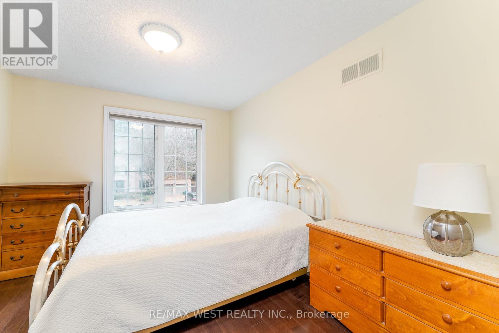 18 Harrowsmith Place, Richmond Hill, Ontario  L4E 2J9 - Photo 29 - N13183942