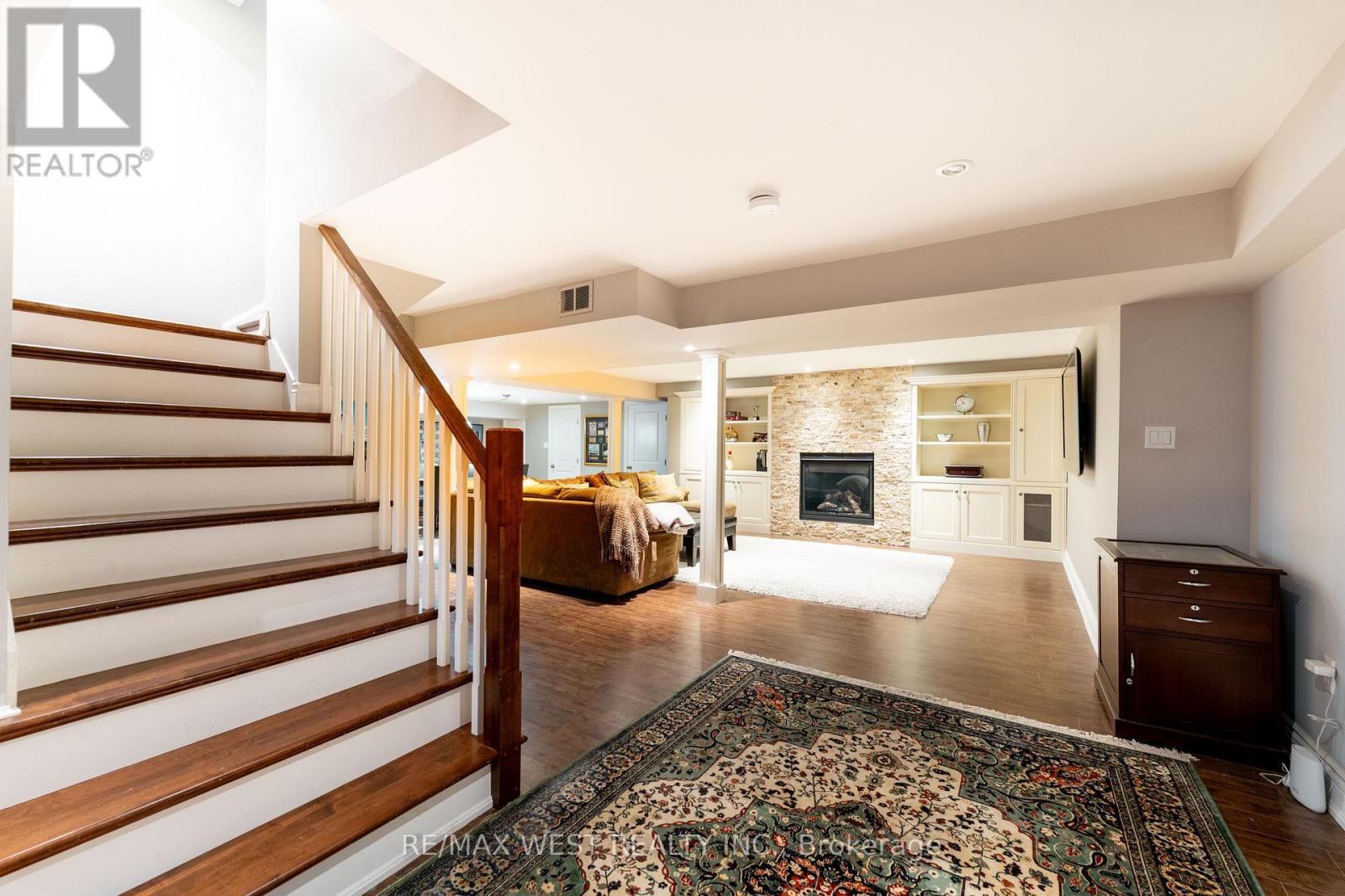 18 Harrowsmith Place, Richmond Hill, Ontario  L4E 2J9 - Photo 37 - N13183942