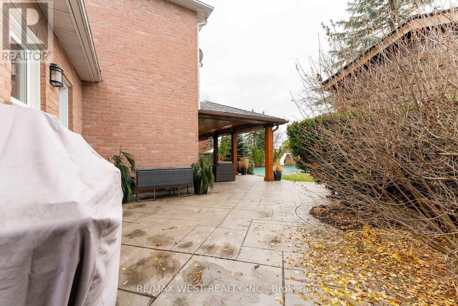 18 Harrowsmith Place, Richmond Hill, Ontario  L4E 2J9 - Photo 40 - N13183942