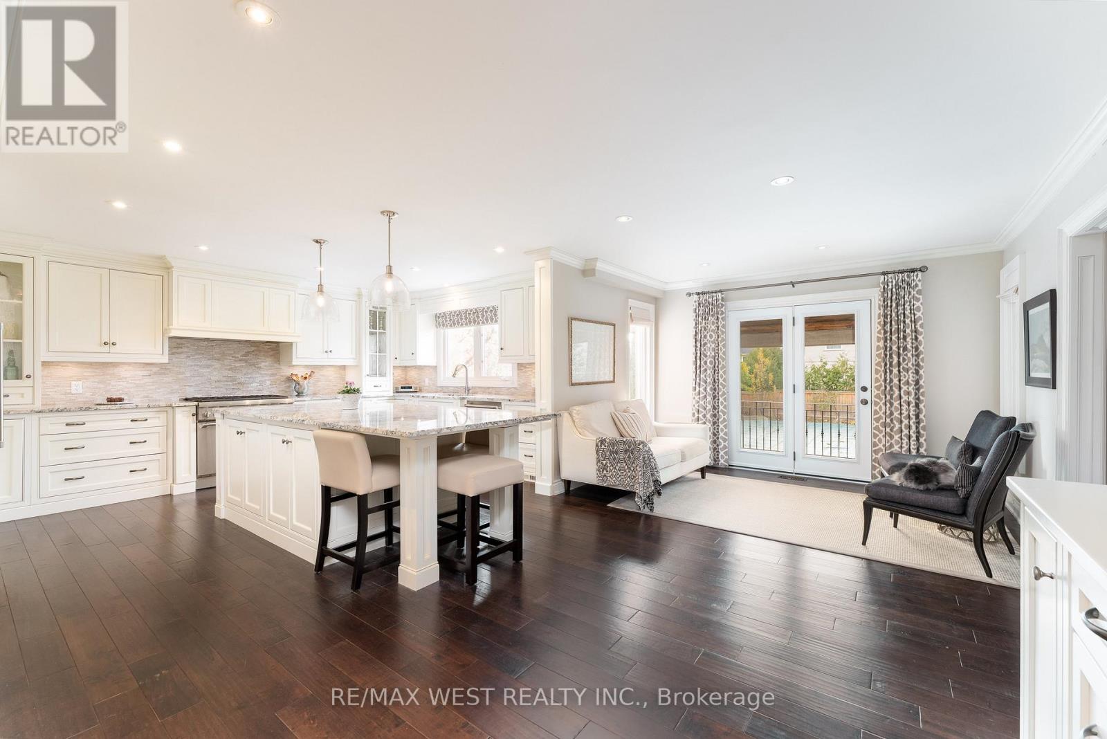 18 Harrowsmith Place, Richmond Hill, Ontario  L4E 2J9 - Photo 8 - N13183942