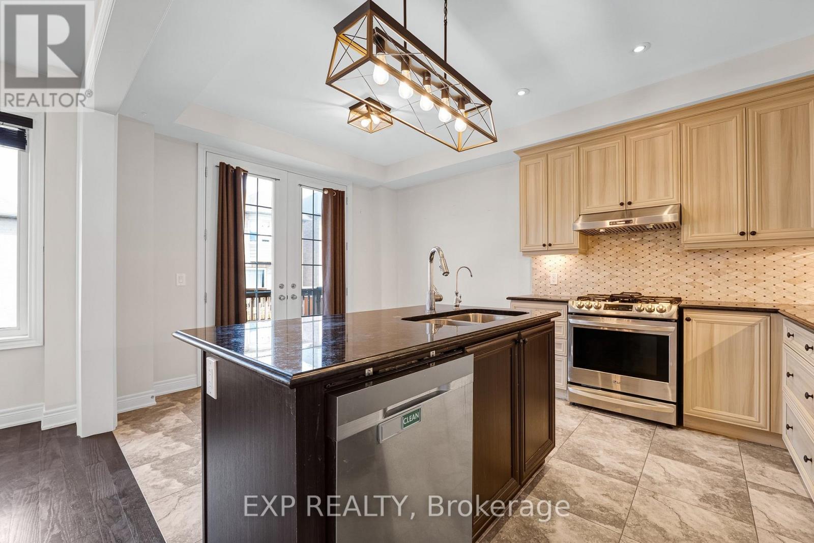 26 Mondial Crescent, East Gwillimbury (Queensville), Ontario  L0G 1R0 - Photo 13 - N13184114