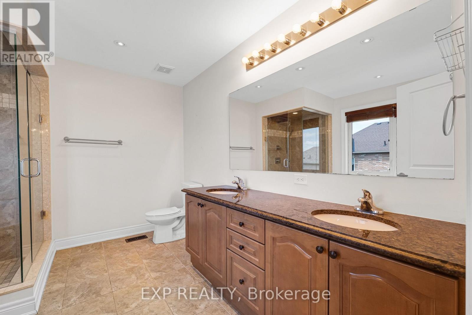 26 Mondial Crescent, East Gwillimbury (Queensville), Ontario  L0G 1R0 - Photo 23 - N13184114