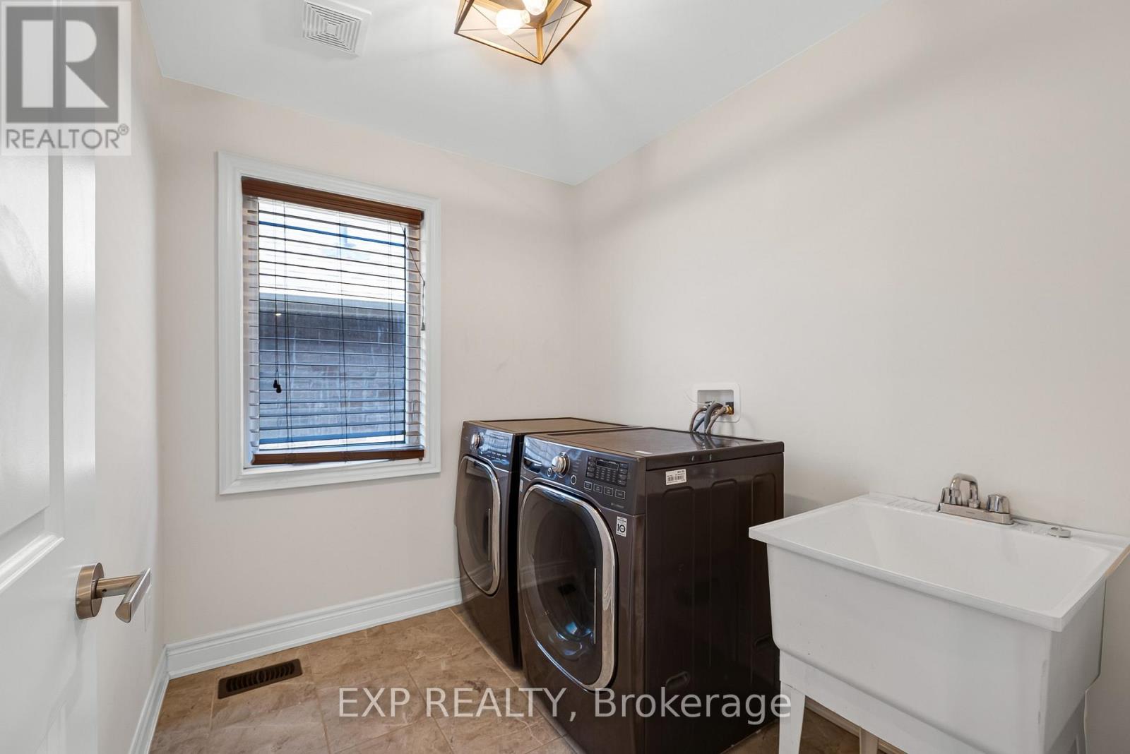 26 Mondial Crescent, East Gwillimbury (Queensville), Ontario  L0G 1R0 - Photo 34 - N13184114