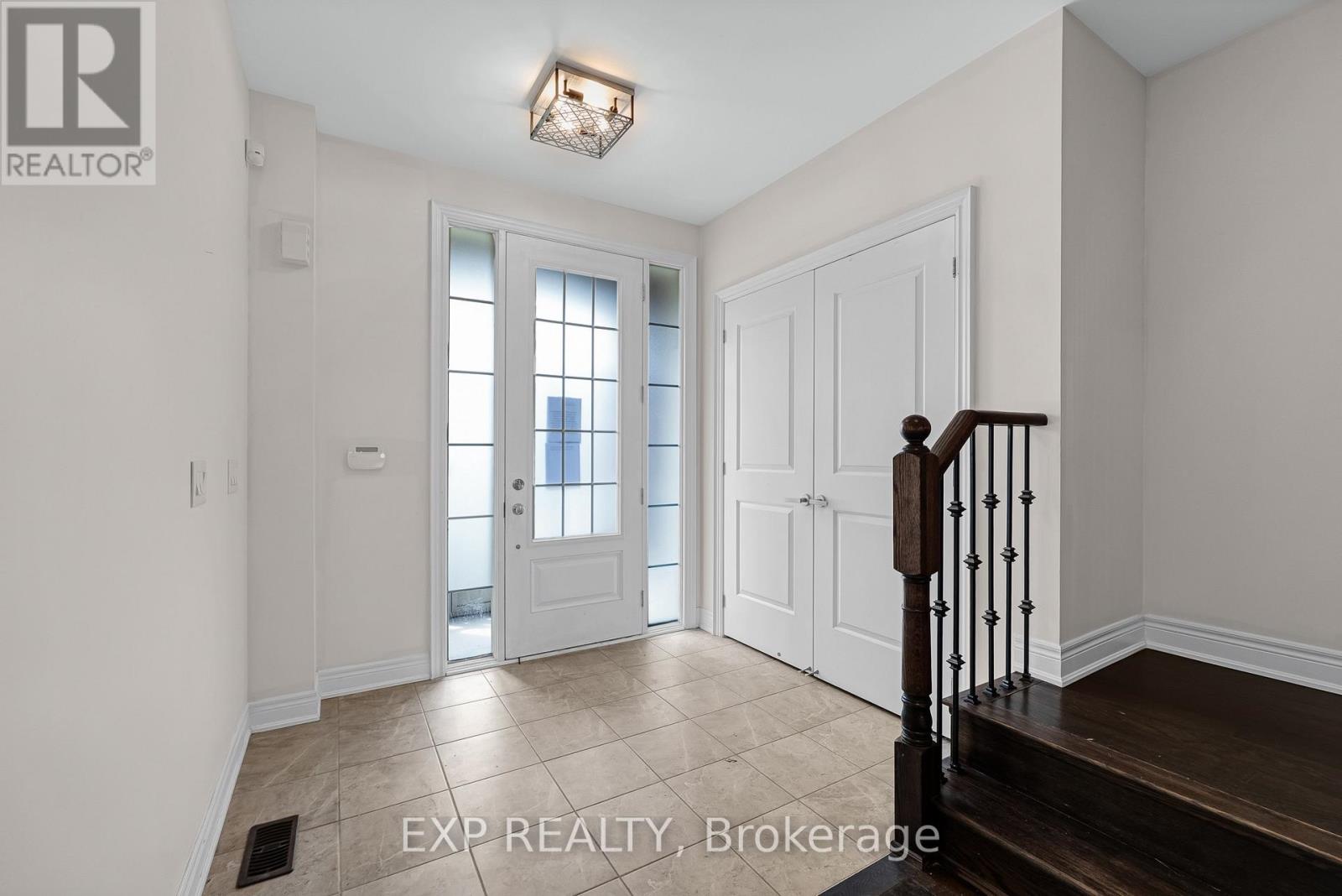 26 Mondial Crescent, East Gwillimbury (Queensville), Ontario  L0G 1R0 - Photo 4 - N13184114
