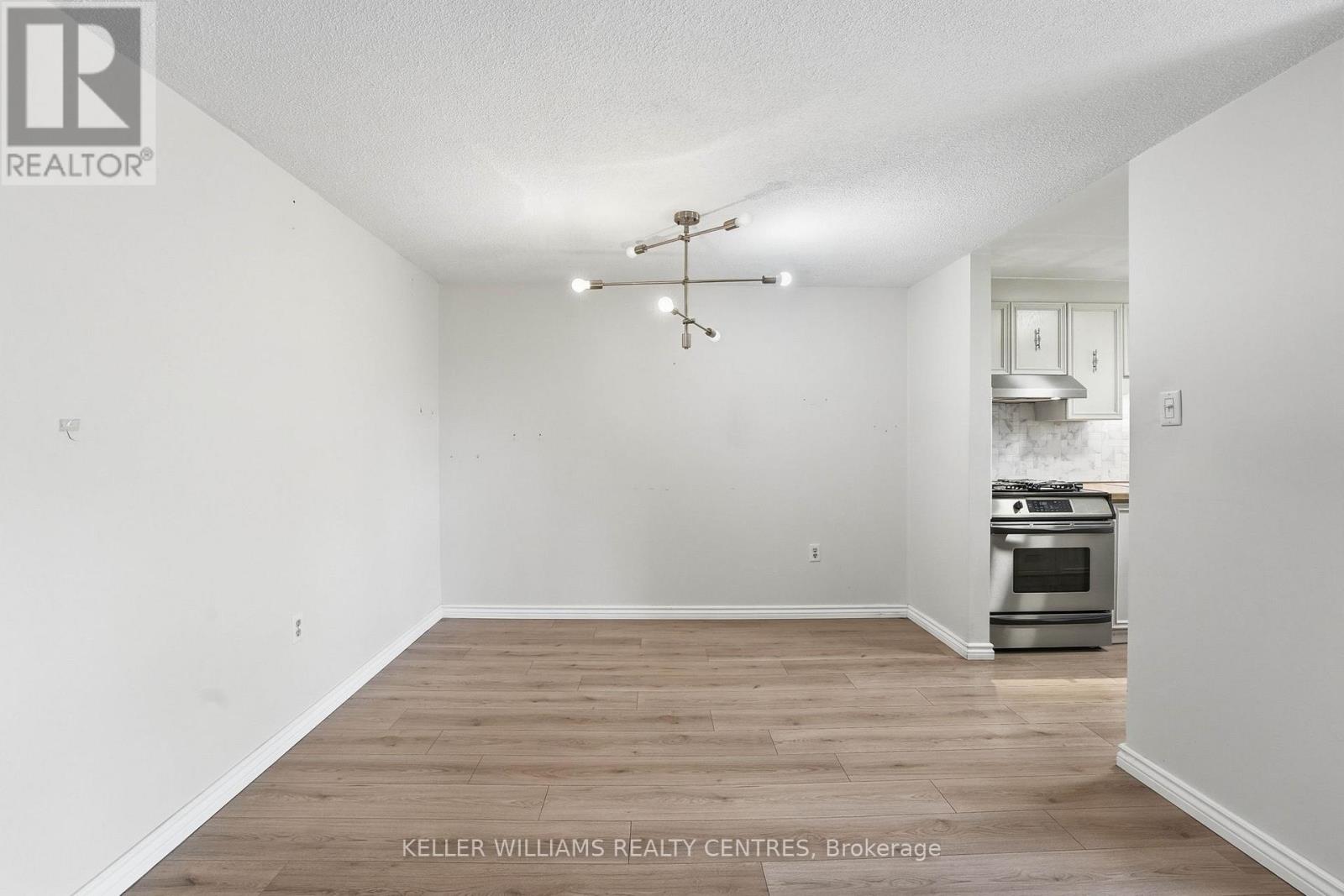 3 Evergreen Court, Barrie, Ontario  L4N 6W7 - Photo 6 - S13183698