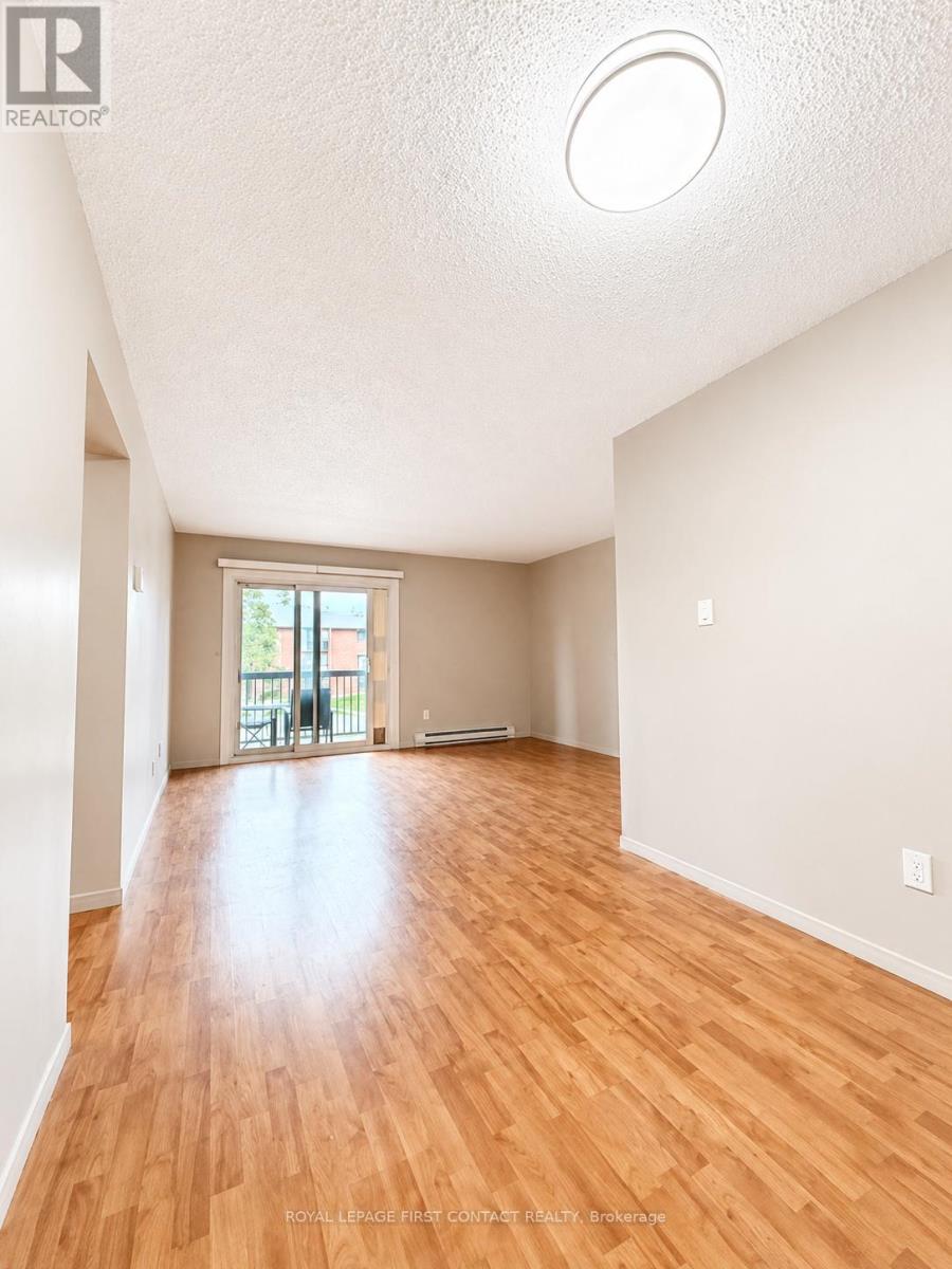 B7 - 179 Edgehill Drive, Barrie, Ontario  L4N 1L9 - Photo 2 - S13183862