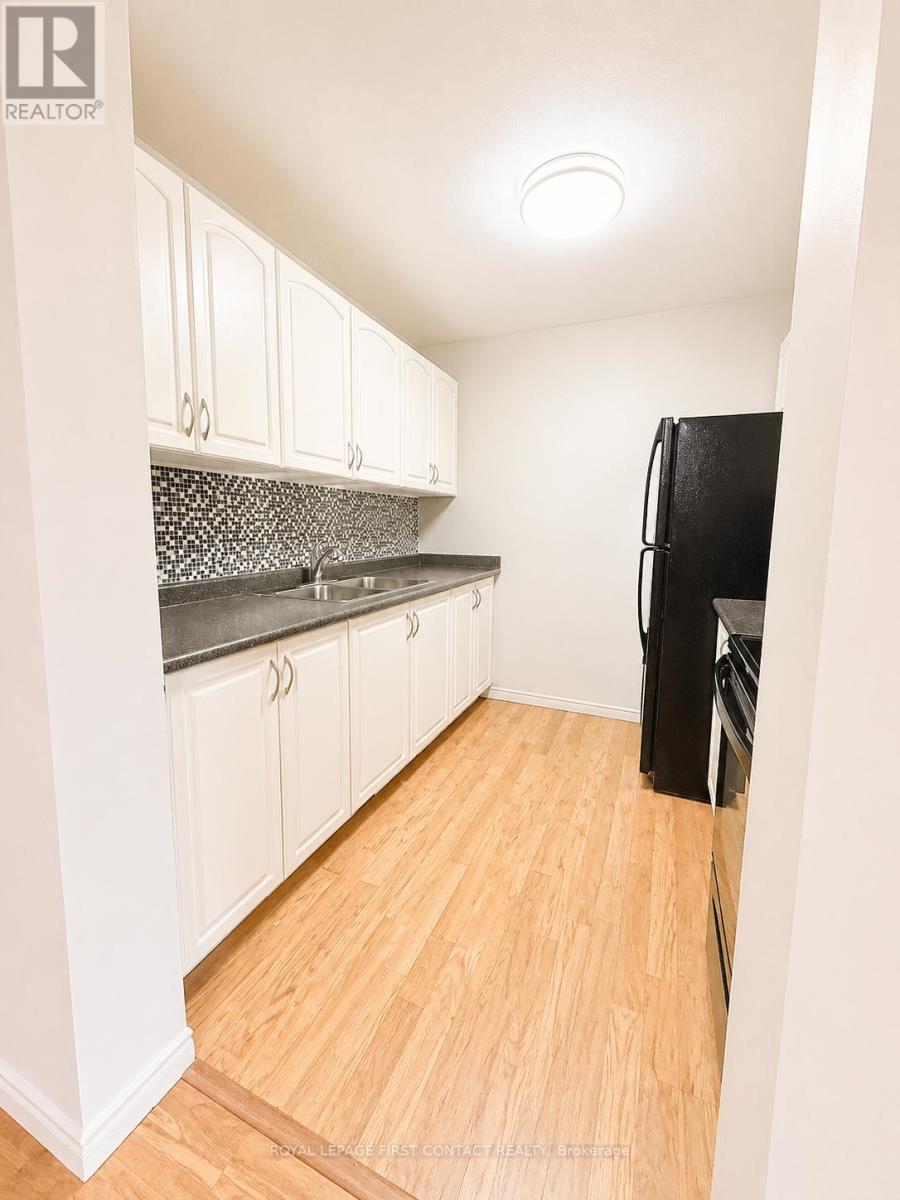 B7 - 179 Edgehill Drive, Barrie, Ontario  L4N 1L9 - Photo 5 - S13183862