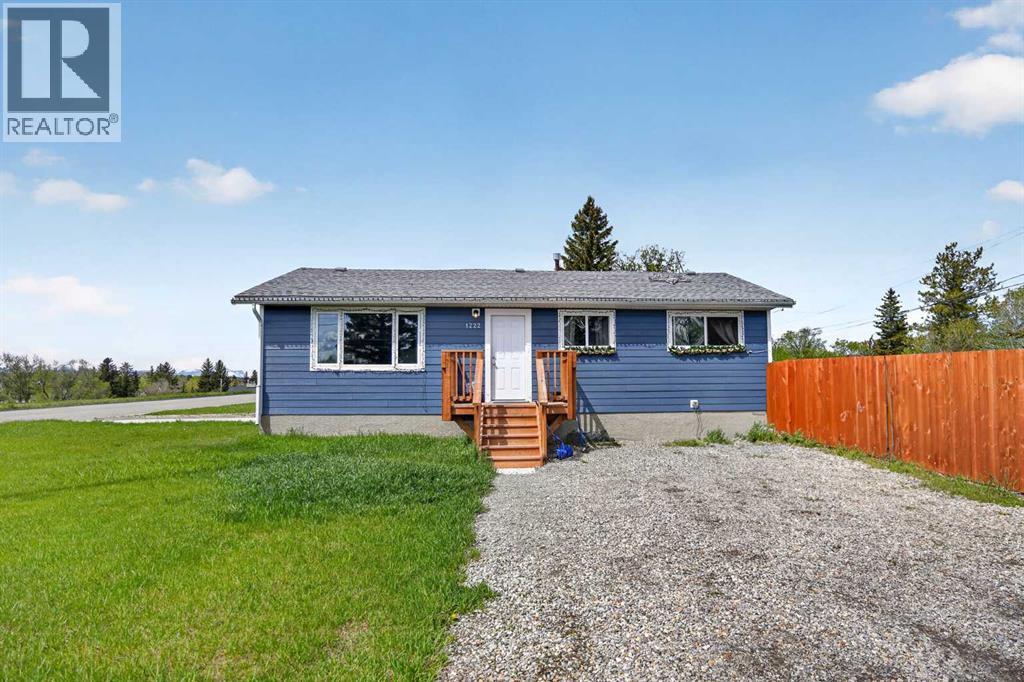 1222 John Avenue, Pincher Creek, Alberta T0K 1W0 - Photo 1 - A2310950