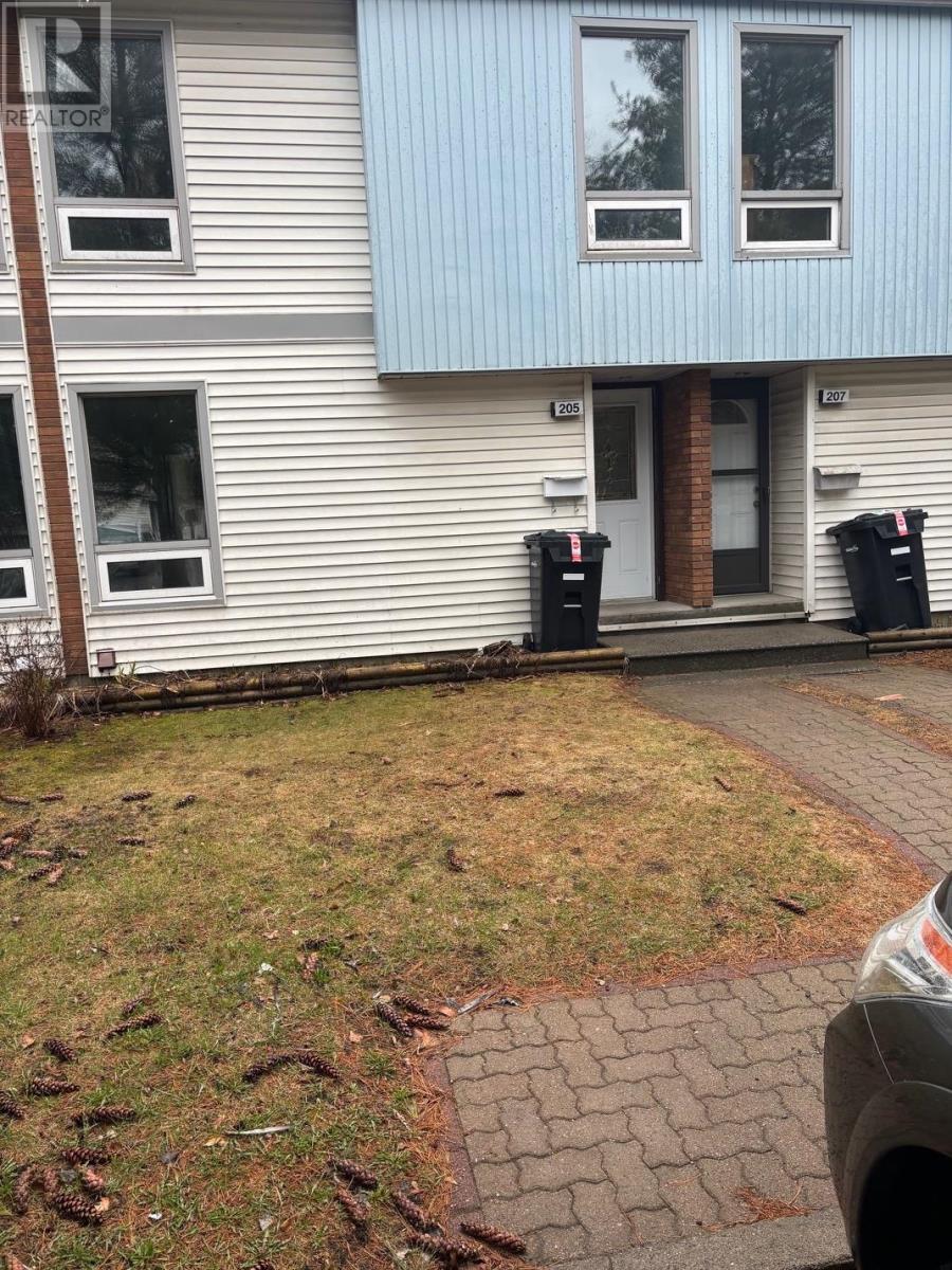 205 Varsity PL, Thunder Bay, Ontario