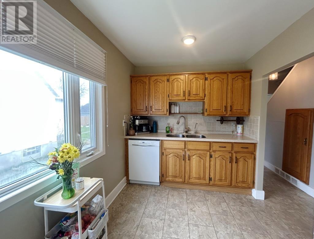 909 Phair Avenue, Fort Frances, Ontario  P9A 2M6 - Photo 4 - TB2601193