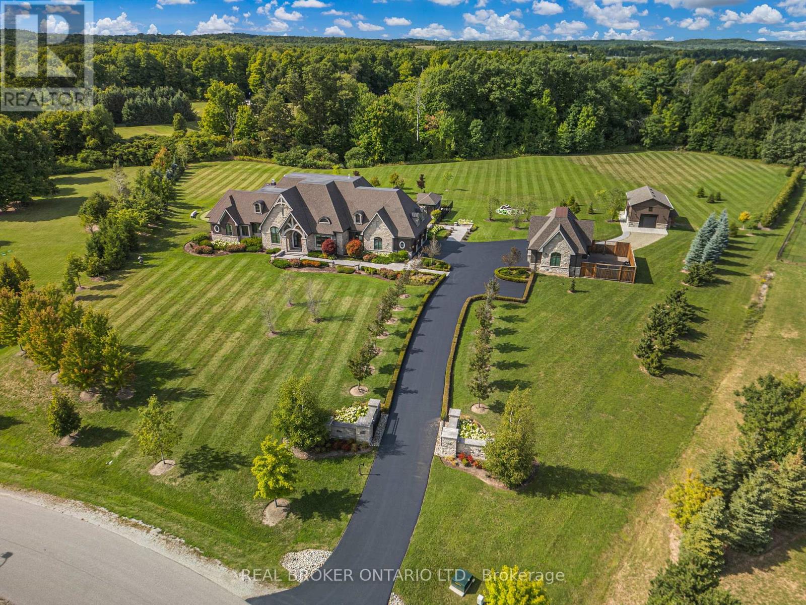 26 Autumn Circle, Halton Hills, Ontario  L0P 1H0 - Photo 2 - W13183624