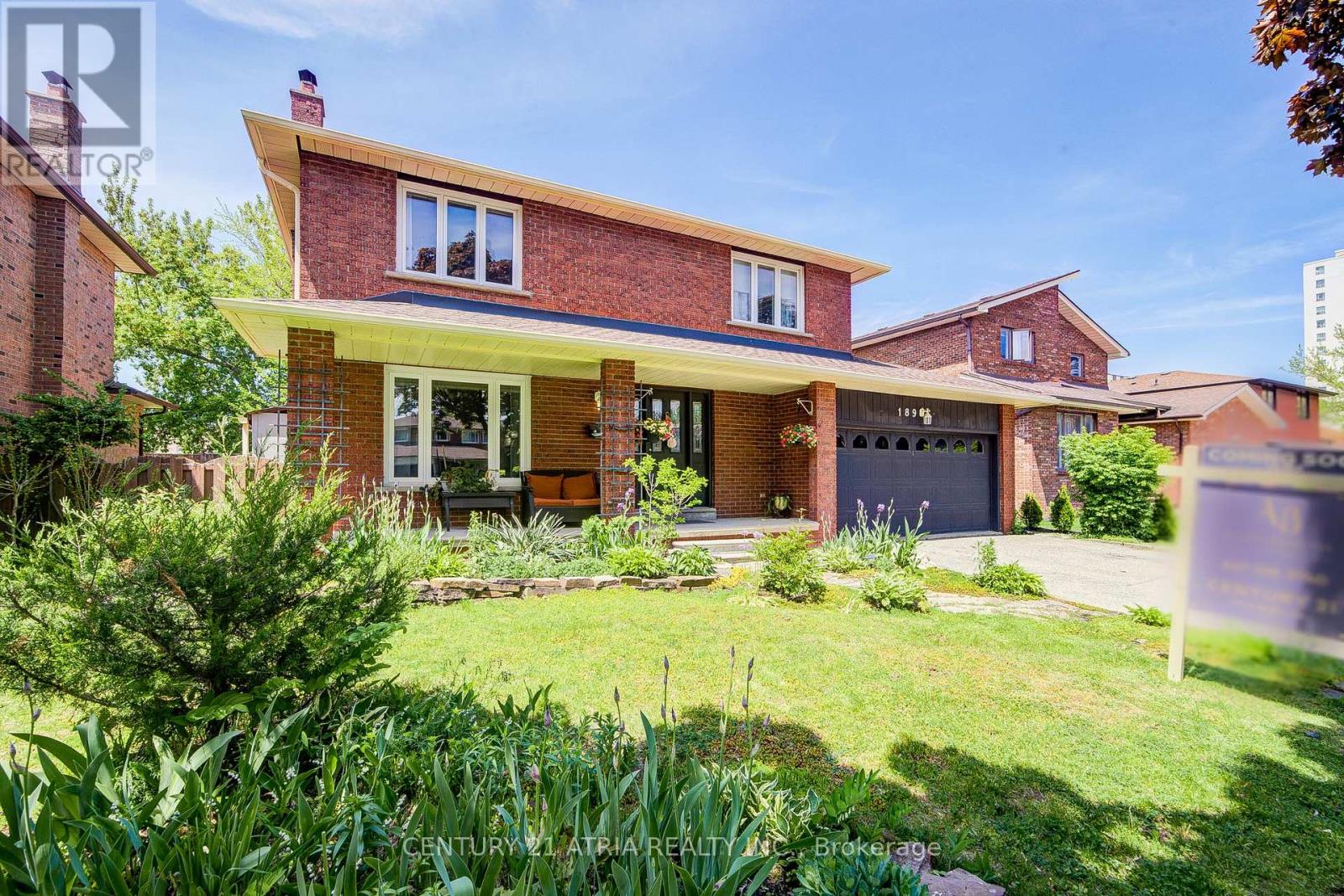 189 Louis Drive, Mississauga, Ontario  L5B 2V5 - Photo 2 - W13183642