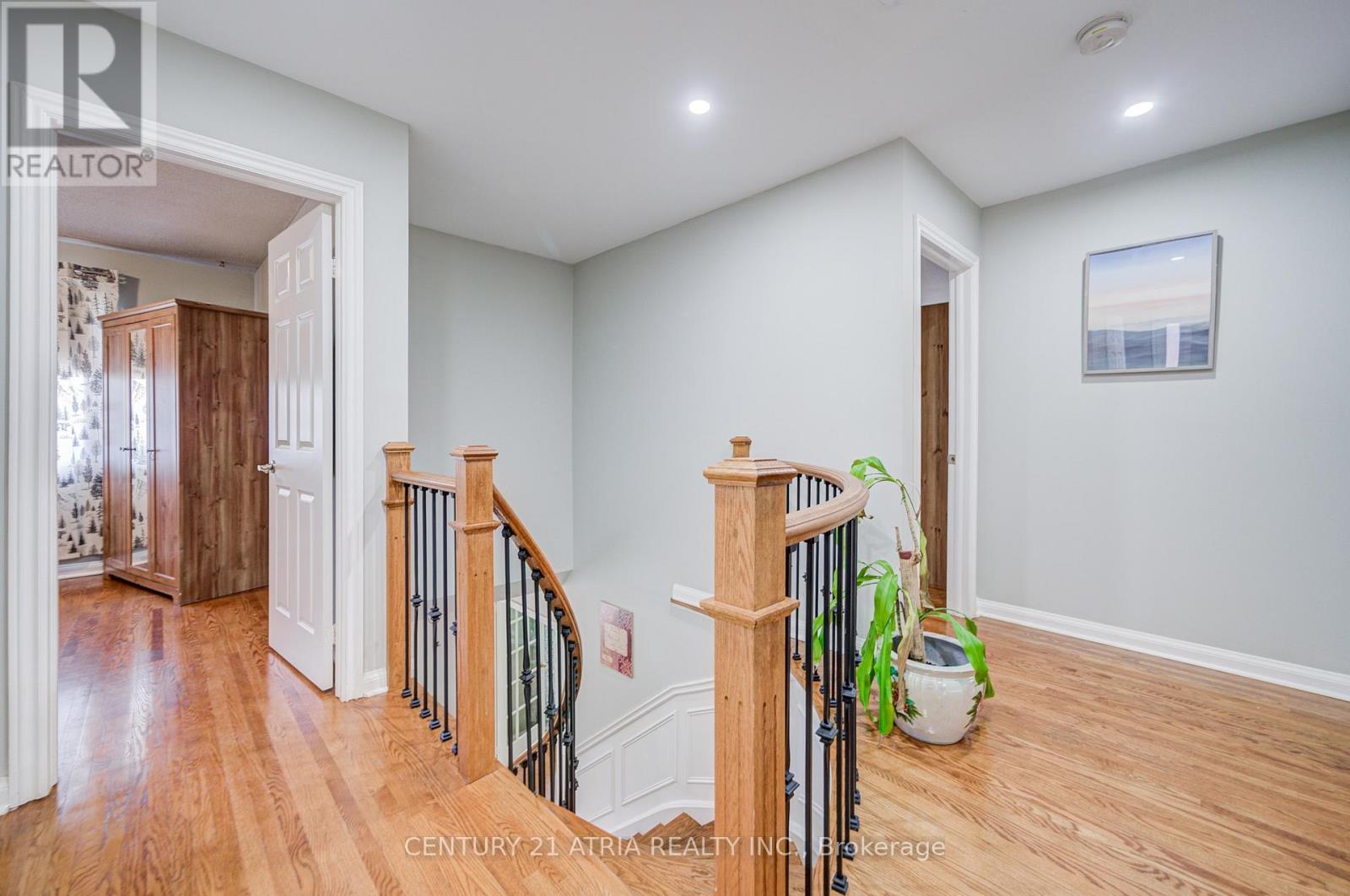 189 Louis Drive, Mississauga, Ontario  L5B 2V5 - Photo 23 - W13183642