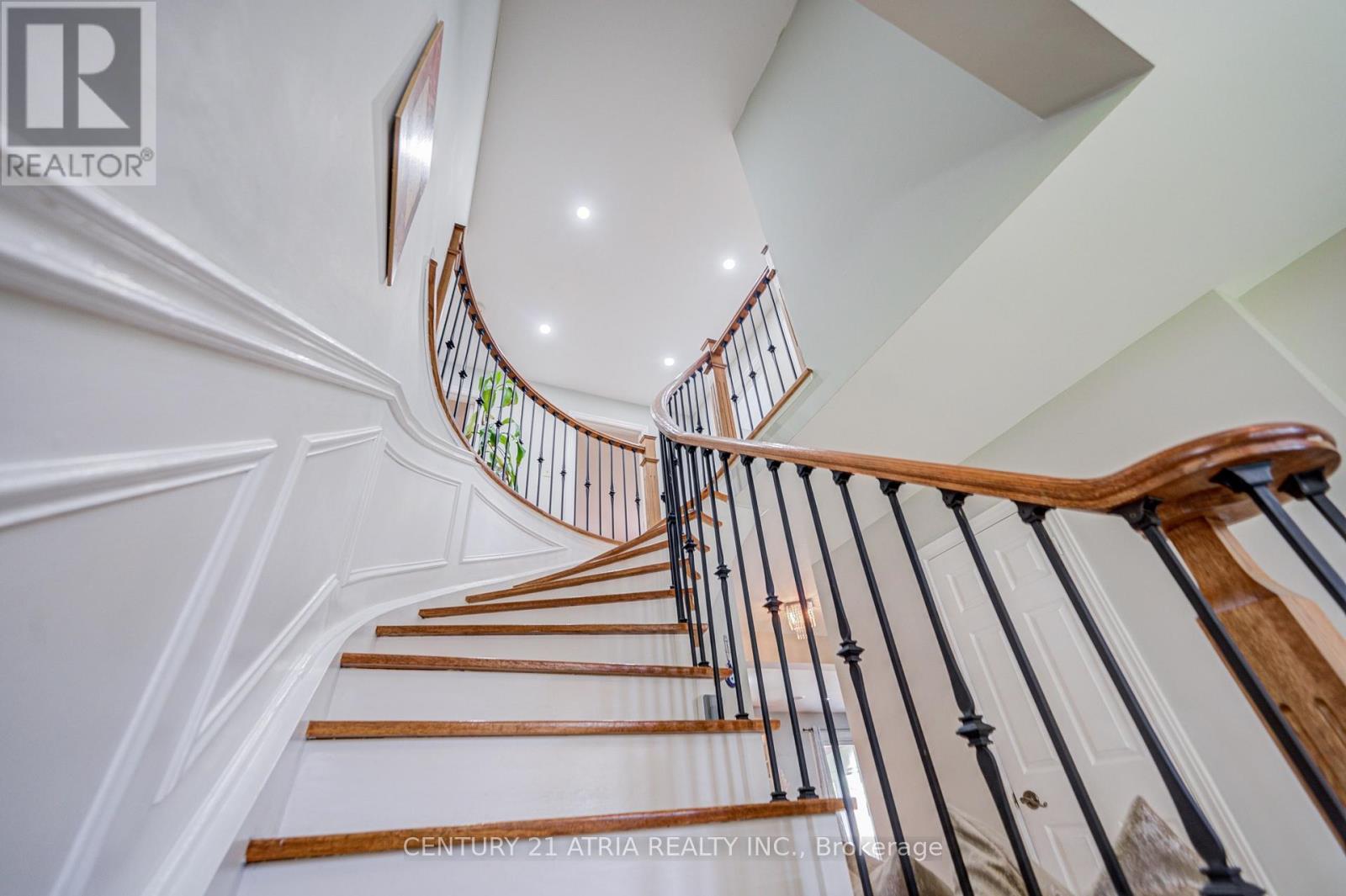 189 Louis Drive, Mississauga, Ontario  L5B 2V5 - Photo 7 - W13183642
