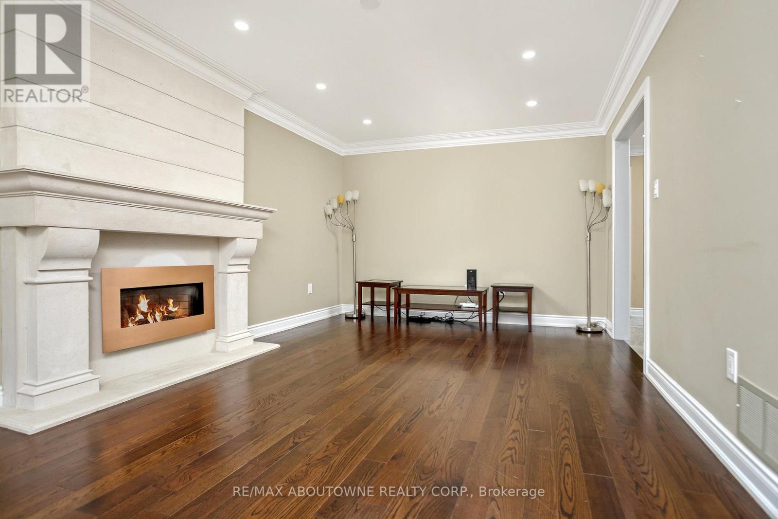 2235 Grenville Drive, Oakville, Ontario  L6H 4W7 - Photo 15 - W13183854