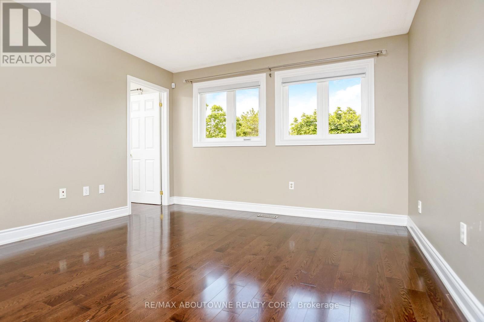 2235 Grenville Drive, Oakville, Ontario  L6H 4W7 - Photo 19 - W13183854