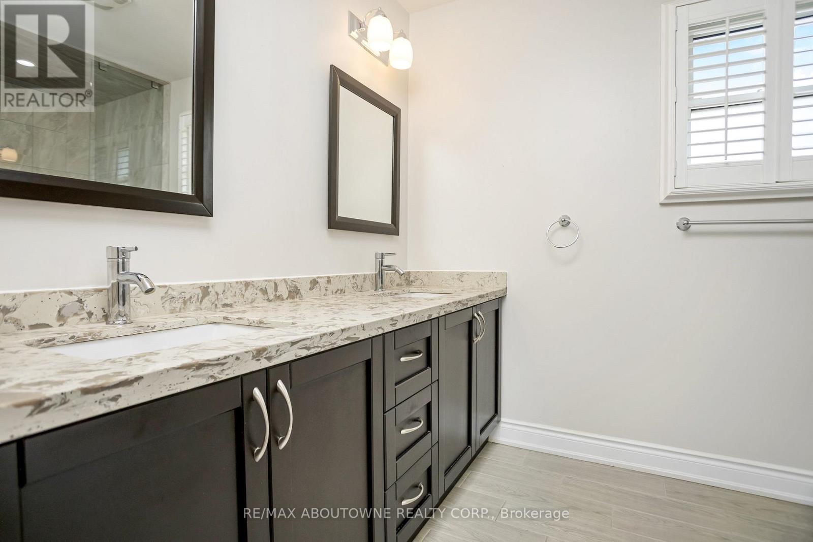 2235 Grenville Drive, Oakville, Ontario  L6H 4W7 - Photo 21 - W13183854