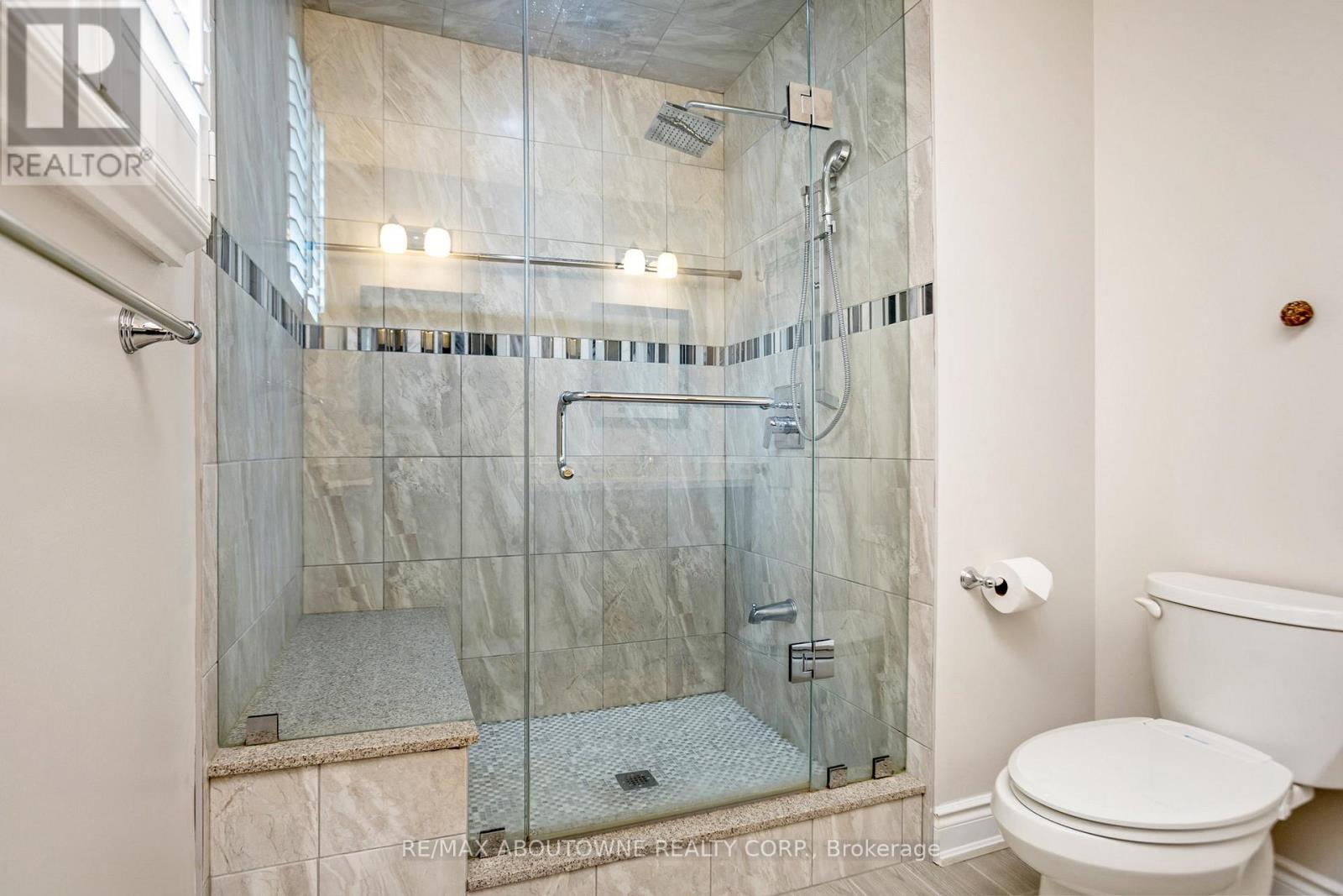 2235 Grenville Drive, Oakville, Ontario  L6H 4W7 - Photo 22 - W13183854