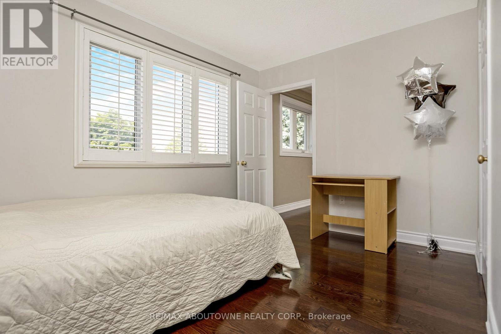 2235 Grenville Drive, Oakville, Ontario  L6H 4W7 - Photo 23 - W13183854