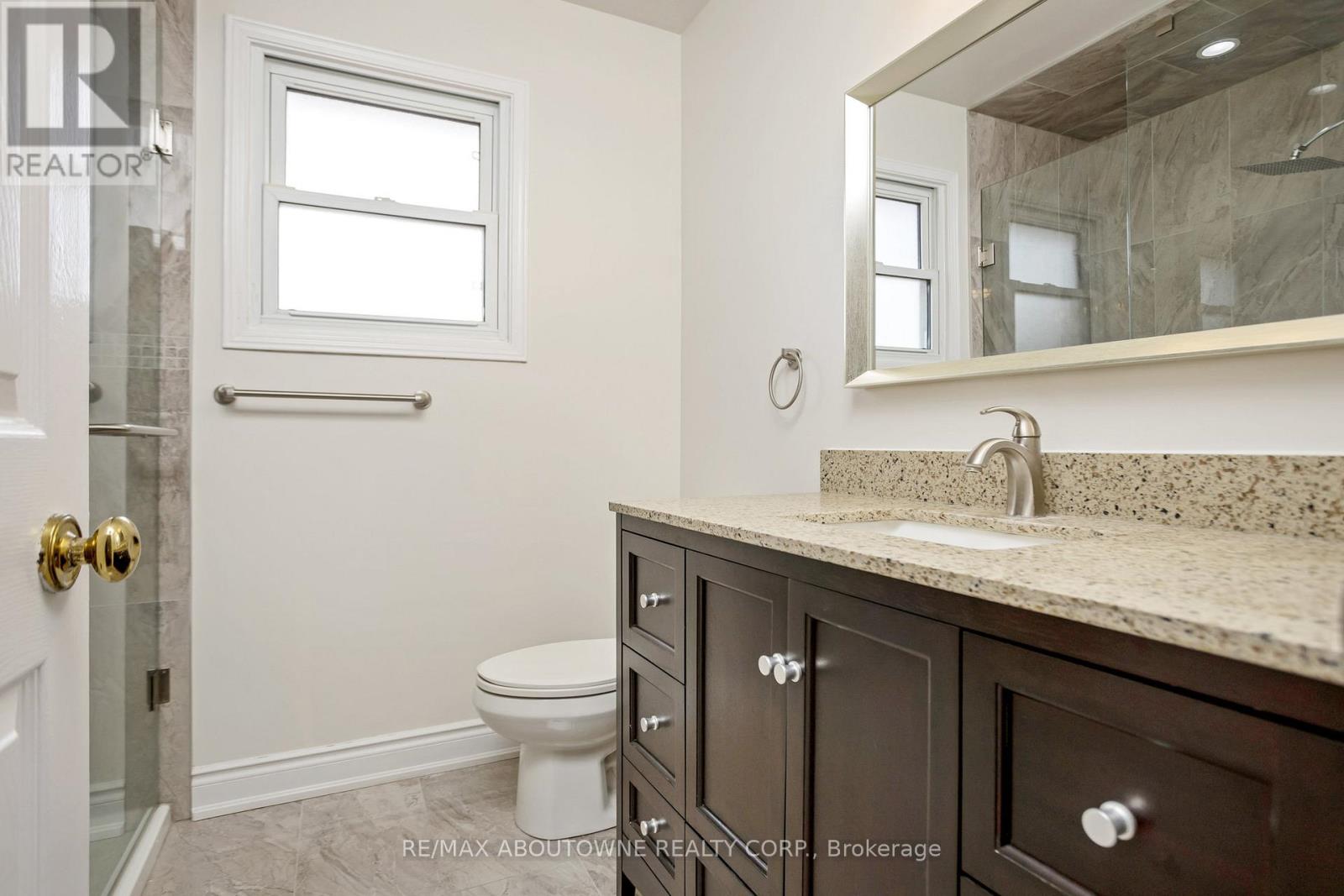 2235 Grenville Drive, Oakville, Ontario  L6H 4W7 - Photo 26 - W13183854