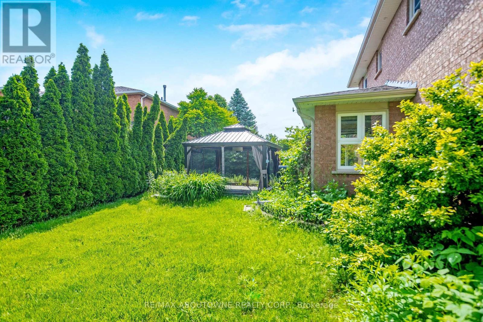 2235 Grenville Drive, Oakville, Ontario  L6H 4W7 - Photo 37 - W13183854