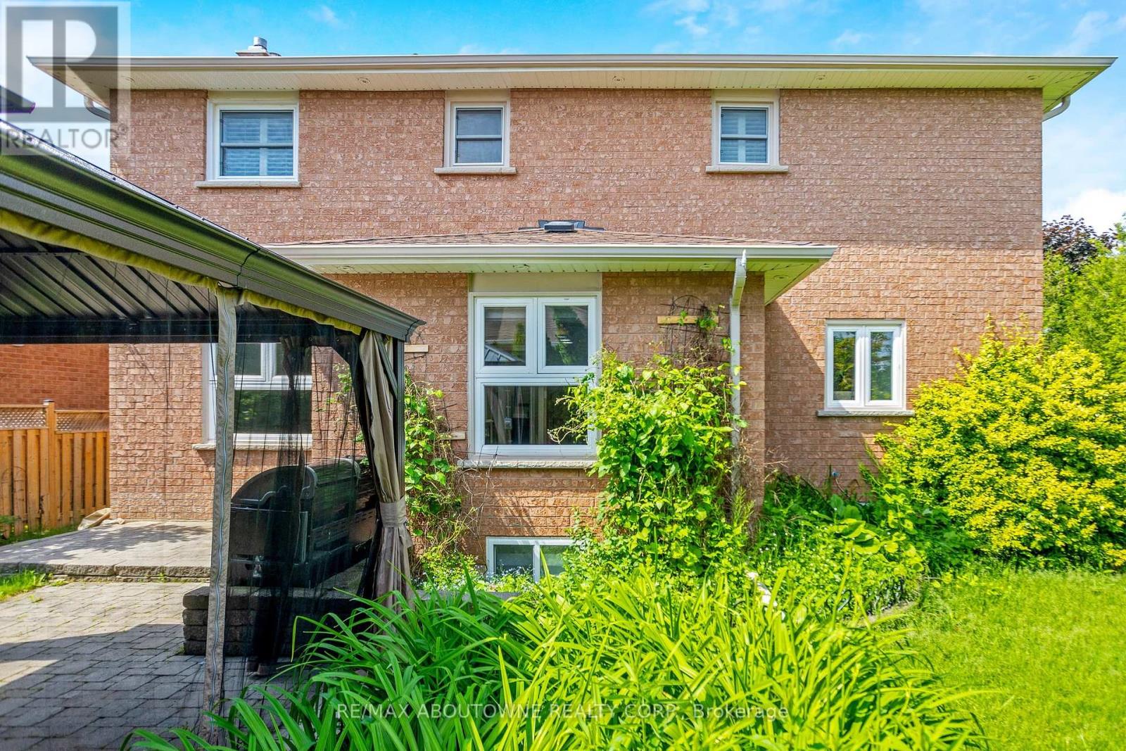 2235 Grenville Drive, Oakville, Ontario  L6H 4W7 - Photo 39 - W13183854