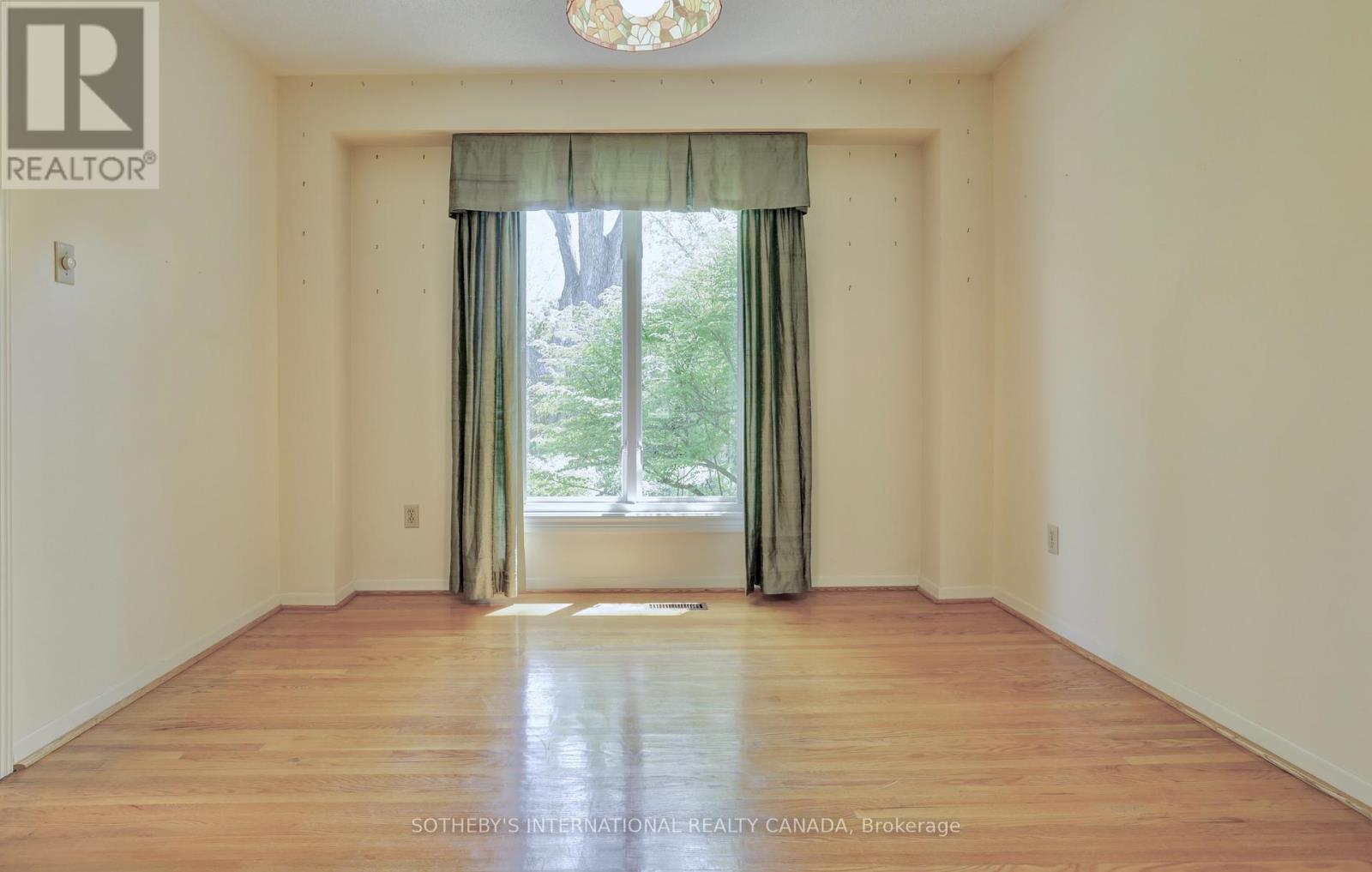 1050 Caldwell Avenue, Mississauga, Ontario  L5H 1Z4 - Photo 11 - W13184090