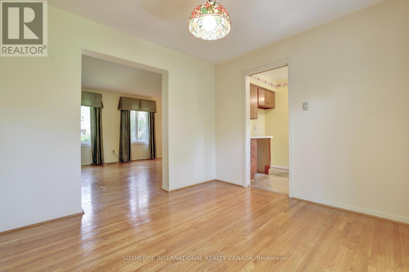 1050 Caldwell Avenue, Mississauga, Ontario  L5H 1Z4 - Photo 12 - W13184090