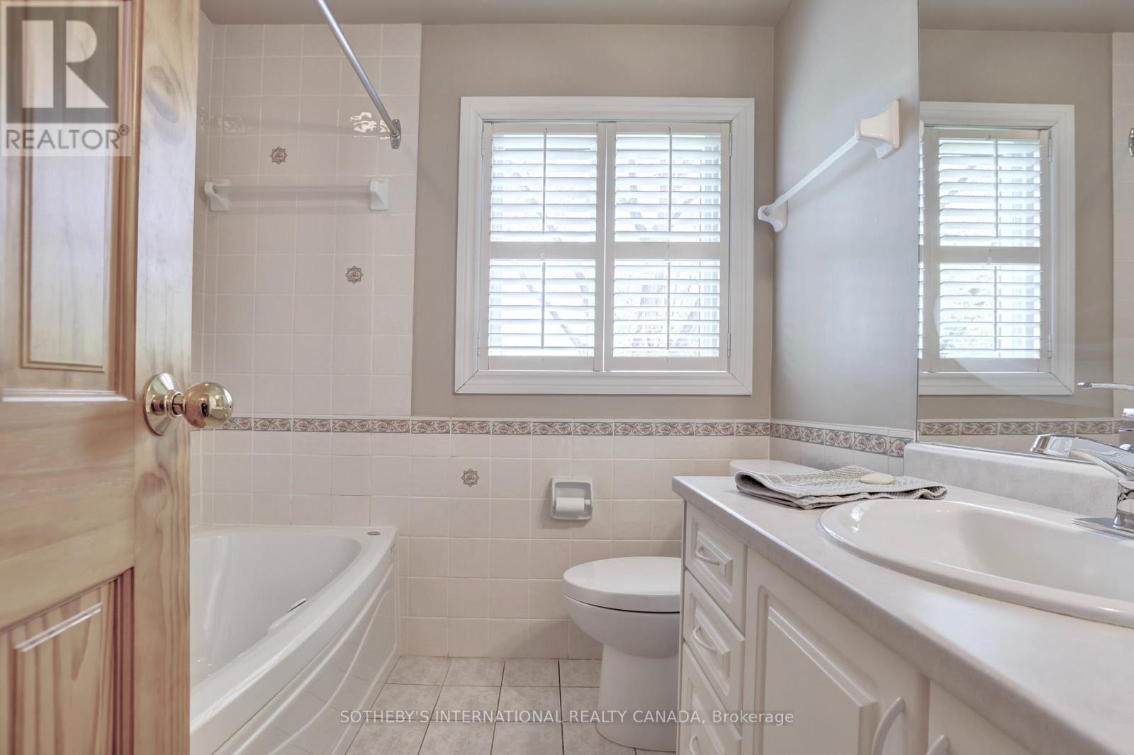 1050 Caldwell Avenue, Mississauga, Ontario  L5H 1Z4 - Photo 22 - W13184090